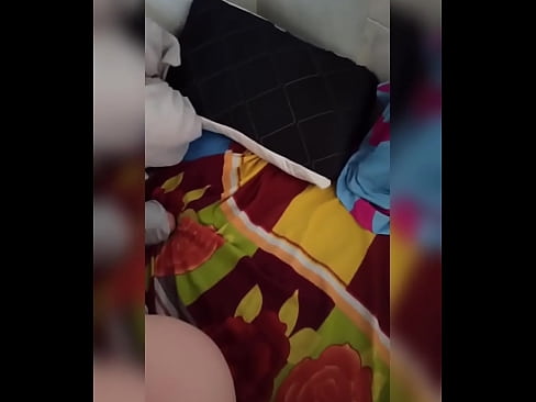 ❤️ Mia kunĉambro restas hejme sola ĉar ŝia edzo ferias kaj mi profitas por fiki ŝin kaj plenigi ŝian pugon per lakto. ❤ Porno fb ĉe ni ﹏